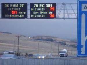 Hızlı şoförler plakalı dijital radara yakalanıyor