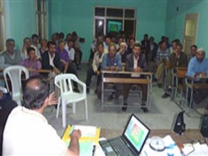 Çiftçi kooperatifçiliği öğreniyor