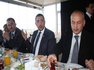 Akış gazetecilerle biraraya geldi