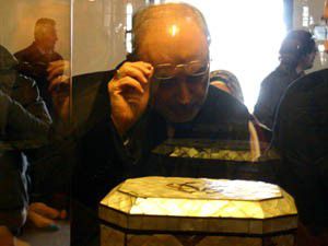 Ali Ekber Salihi Mevlanayı ziyaret etti