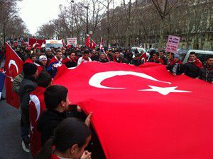Fransada büyük türk yürüyüşü