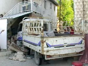 Evin duvarına çarparak durabildi