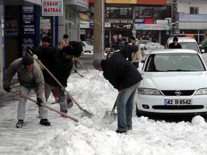 Beyşehirde kar mesaisi