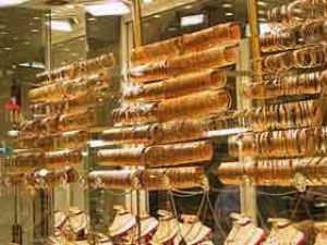 Sarraftan 30 bin TL değerinde altın çaldılar