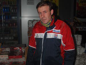 Pos cihazı ağır çalışıyor diye bıçakladı