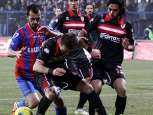 Samsun kafilesine tren çarptı