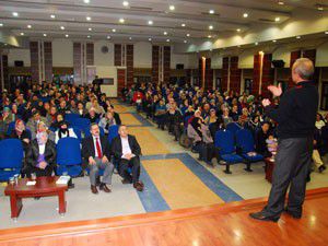 Huzur şehrinde sevgi konferansları devam ediyor