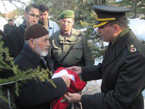 Uzman çavuş ailesini öldürüp intihar etmişti