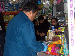 Yaklaşık yarım saat boğuştuk