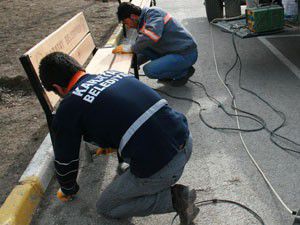 Karatay okul bahçelerine banklar yerleştiriyor