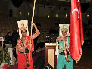 Kınalı küheylanlar yürekleri dağladı