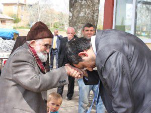 Mustafa Akış yaşlılar haftası mesajı yayımladı