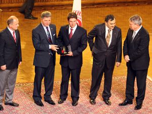 TBMM üstün hizmet ödülleri sahiplerini buldu