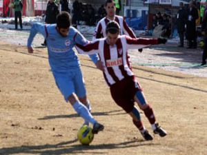Adanaspor Elazığsporu 9 kişiyle yendi