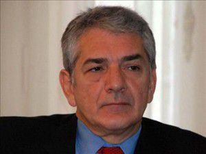 Türk büyükelçiyi taşıyan feribot Mersin Limanında