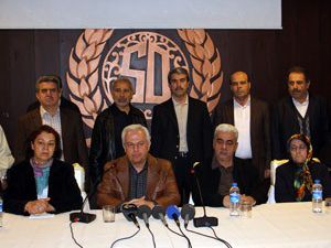 11 saat havaalanında bekledik