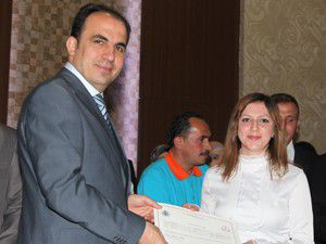 İşaret dili kursunu bitiren kursiyerlere sertifika