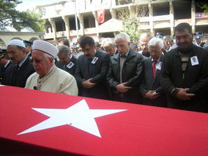 Şehit polis memuru defnedildi
