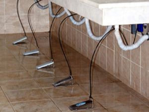 Umumi tuvaletlerde pedallı musluk dönemi