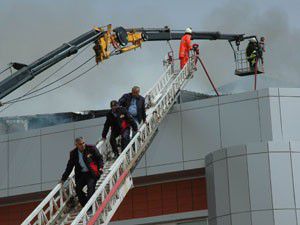 Üniversite binasında yangın çıktı