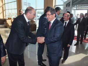 Davutoğlu AKTİSADı ziyaret etti