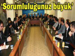 Davutoğlu yeni il yönetimiyle tanıştı