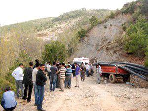Kayan toprağın altında kalan işçi öldü