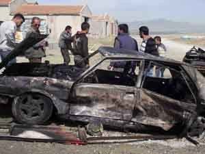 Dükkanı içindeki araçlarla birlikte yandı