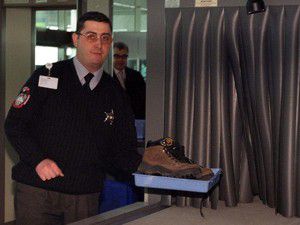 Havalimanında ayakkabı çıkarmaya son