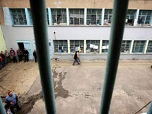 Cezevlerinde toplam kaç bin kişi var?