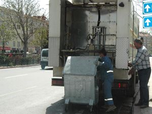 Haşereler kaynağında yok ediliyor