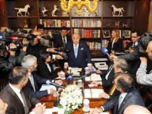 Darağacının gölgesinde oturdum