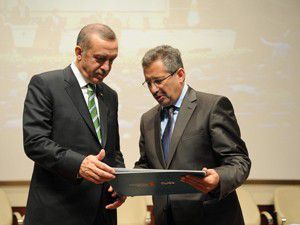 Erdoğana Necip Fazıl Kısakürek onur ödülü