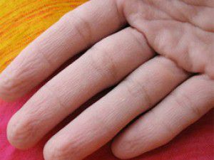 Kuaför parmaklarından çıkana şaştı kaldı