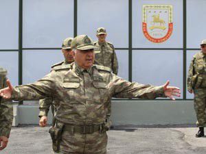 Komutanlar Hakkariye gitti