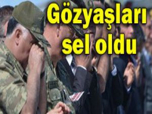 Şehitlerimize göz yaşlarıyla veda