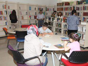 Selçuklu, öğrencileri kütüphaneye bekliyor