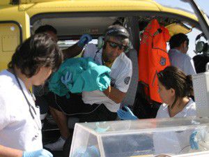 Solunum yetmezliği çeken ikizler Konyaya getirildi