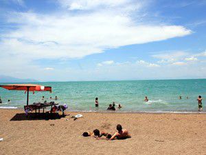 Bozkırın ortasında plaj keyfi