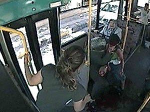 Seken kurşun otobüste isabet etti