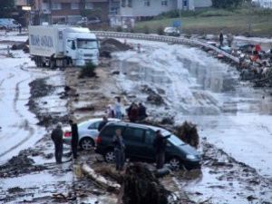 Samsunda sel 6 can aldı