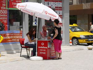 Gsmde rekabet kaldırımlara taştı