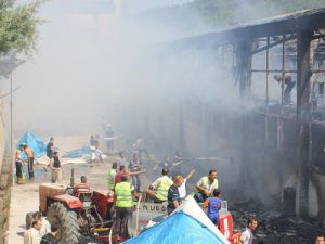 Çadırkentte yangın çıktı: 2 kişi öldü