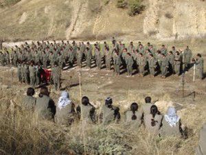 Ya silah bırak ya ıraka Çekil