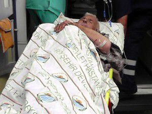 Biçerdövere elini kaptırdı!