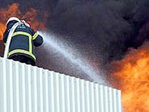 Mobilya fabrikasında korkutan yangın