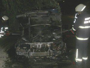 Kızgın oğul babasının otomobilini yaktı!