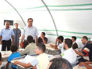 7 bin Suriyeliye çadırkentte eğitim veriliyor