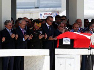 Şehitlerimiz düzenlenen törenle toprağa verildi