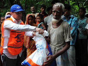 Kimse Yok munun eli Arakanlı Müslümanlara uzandı